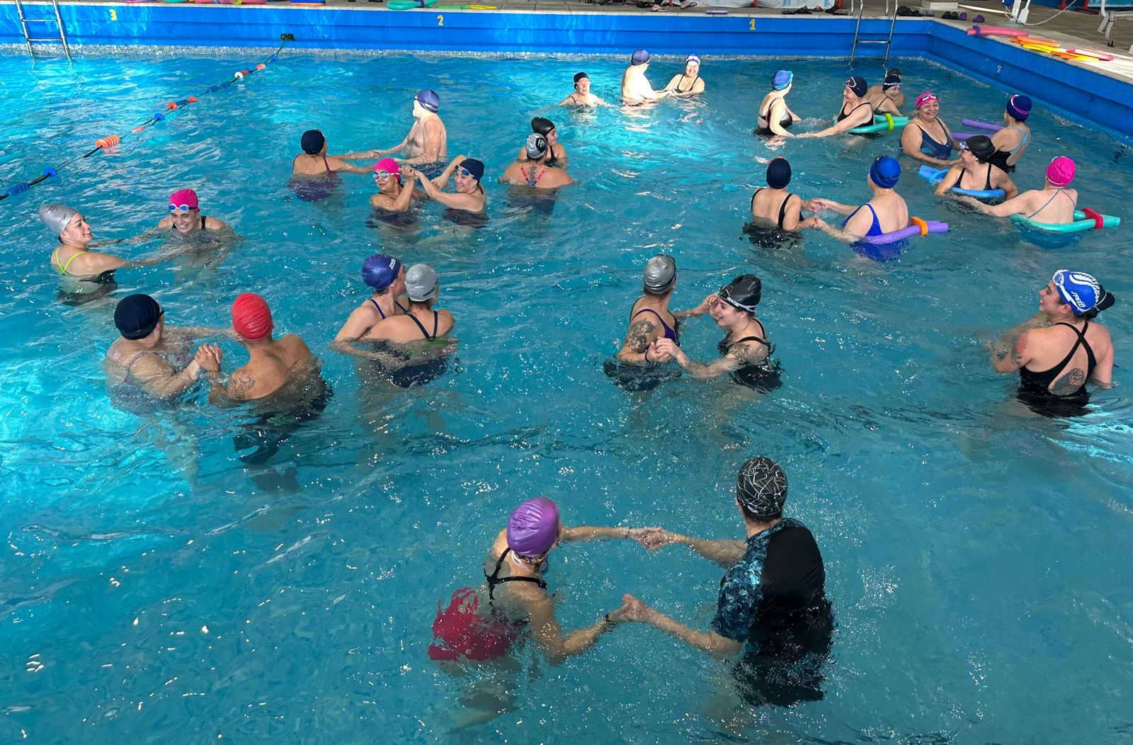 La natación barrial vivió una verdadera fiesta