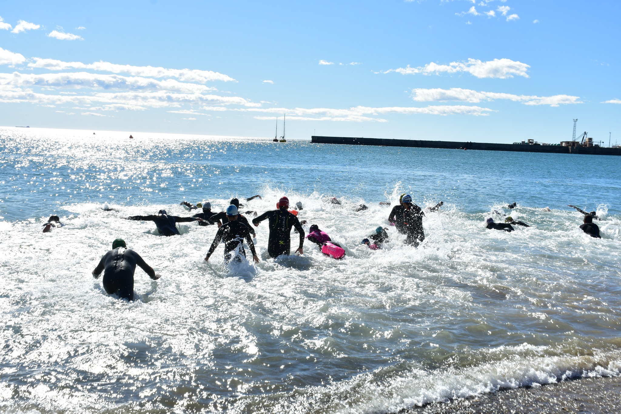 El Club de Buceo Neptuno organiza una travesía de natación en la costanera