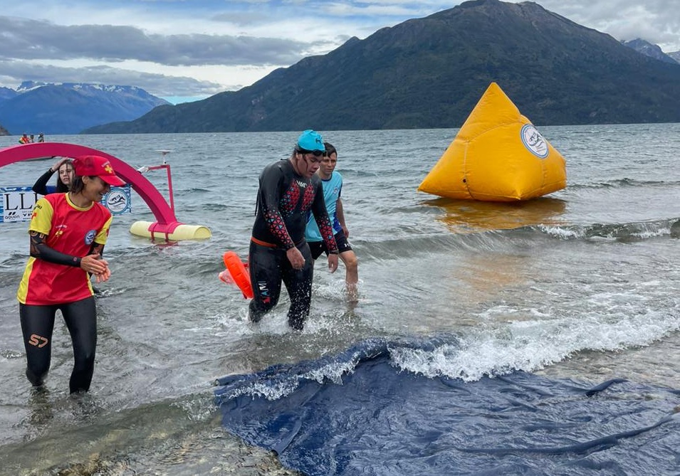 Aguas Abiertas: Bautista Wisky fue séptimo en los 21K “Desafío Lago Puelo”