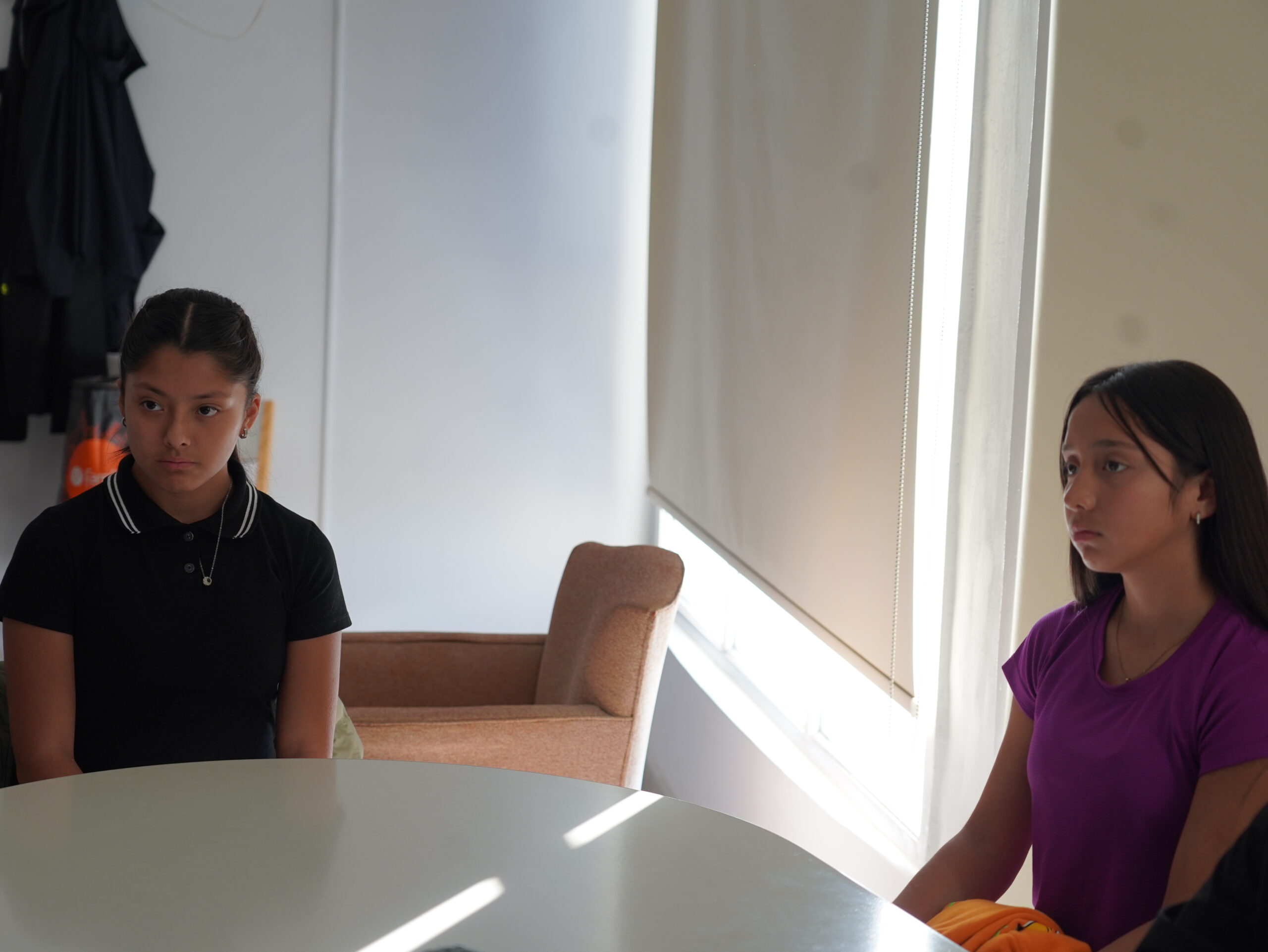 Brianna Lemus y Camila Calderón fueron preseleccionadas para la Selección Austral de hockey sub 14