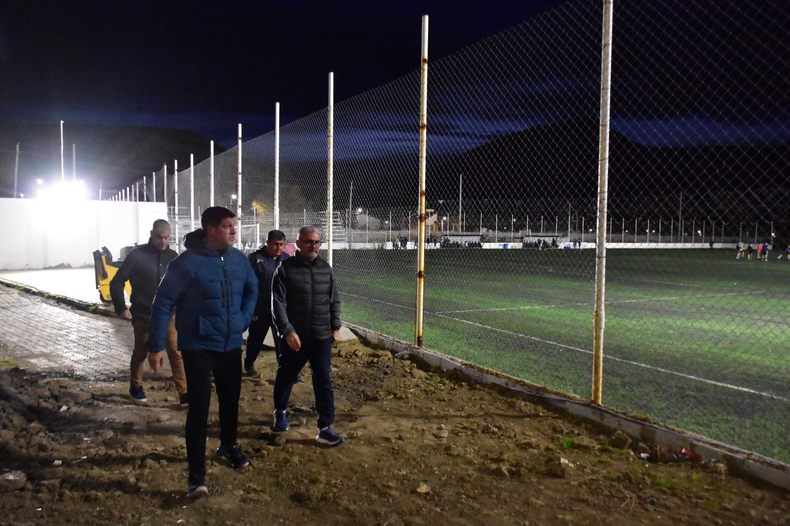 General Saavedra trabaja en la iluminación de la cancha y sueña con el gimnasio